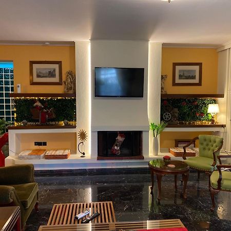 Sarakin'S Mansion Luxury Retreat Apartment Atena Exterior foto
