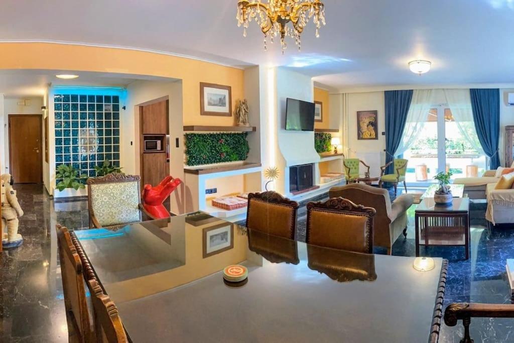 Sarakin'S Mansion Luxury Retreat Apartment Atena Exterior foto
